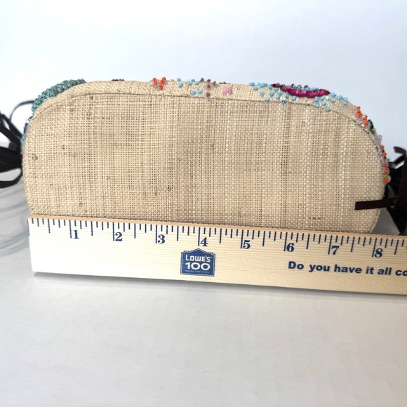 Charm and Luck Straw/Leather Summer Tote/Bag w/Side Fringe/Magnetic Closure - Picture 5 of 16